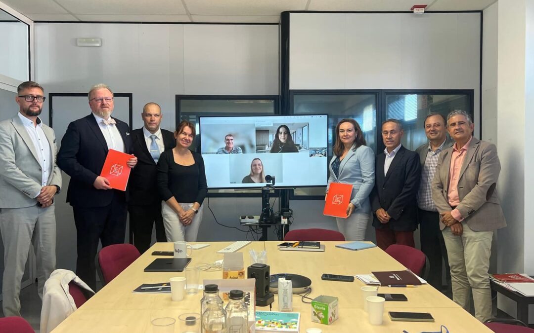 Smart City Cluster firma un acuerdo con la empresa municipal de Brno para impulsar la innovación urbana entre España y la República Checa